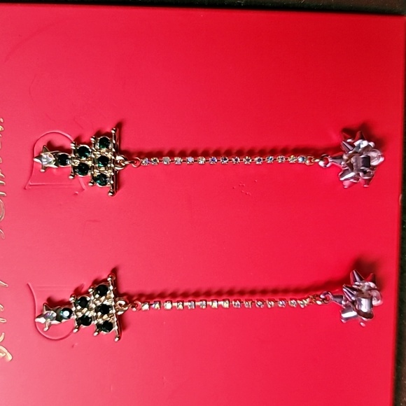 New! BETSEY JOHNSON Betsey's Holiday Christmas Tree Bow Drop Earrings. - Picture 6 of 10